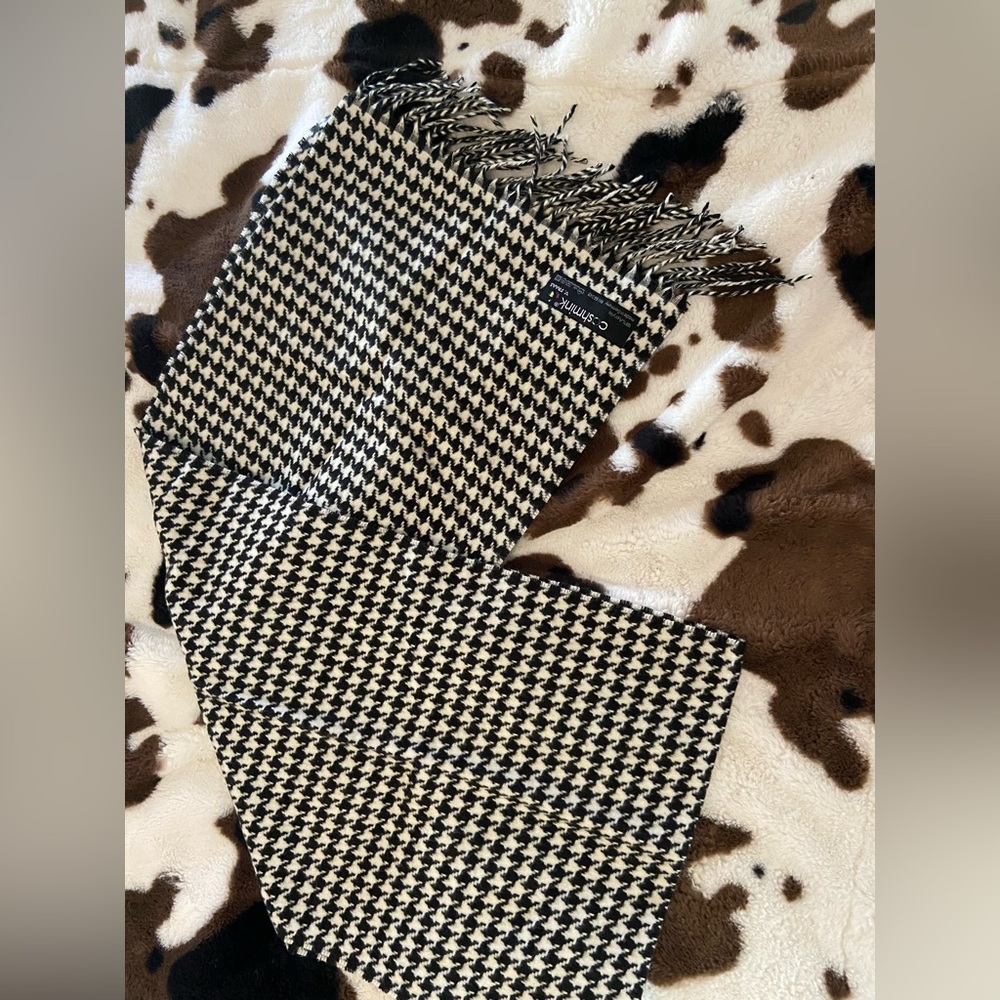 Houndstooth scarf